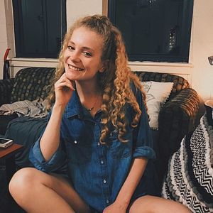 Meet your Posher, Iris